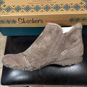 Skechers Bikers Earthy Chic -Mushroom color.